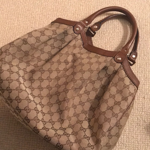Gucci Shoulder Bag - Picture 1 of 8